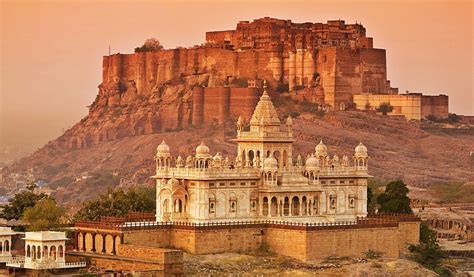 As Maravilhas da Fortaleza de Mehrangarh: Uma Jornada Através do Tempo em Jodhpur!