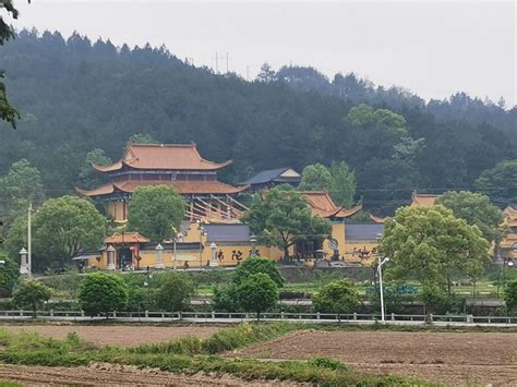 A Cidade de Guang'an: Mergulhe na História em um Tesouro Arqueológico Escondido!