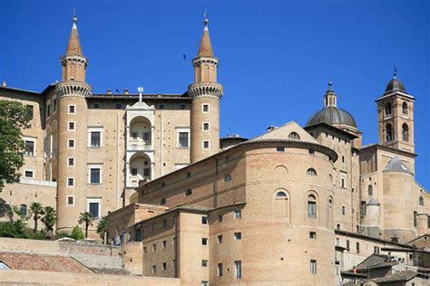 Museo Archeologico Nazionale di Urbino: Uma Jornada Através da História Antiga e da Beleza Renascentista!