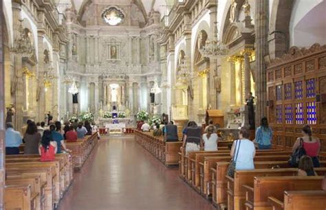 O Templo de San Agustín: Uma Joia Arquitetônica e um Testemunho da Fé na Cidade de Olongapo!